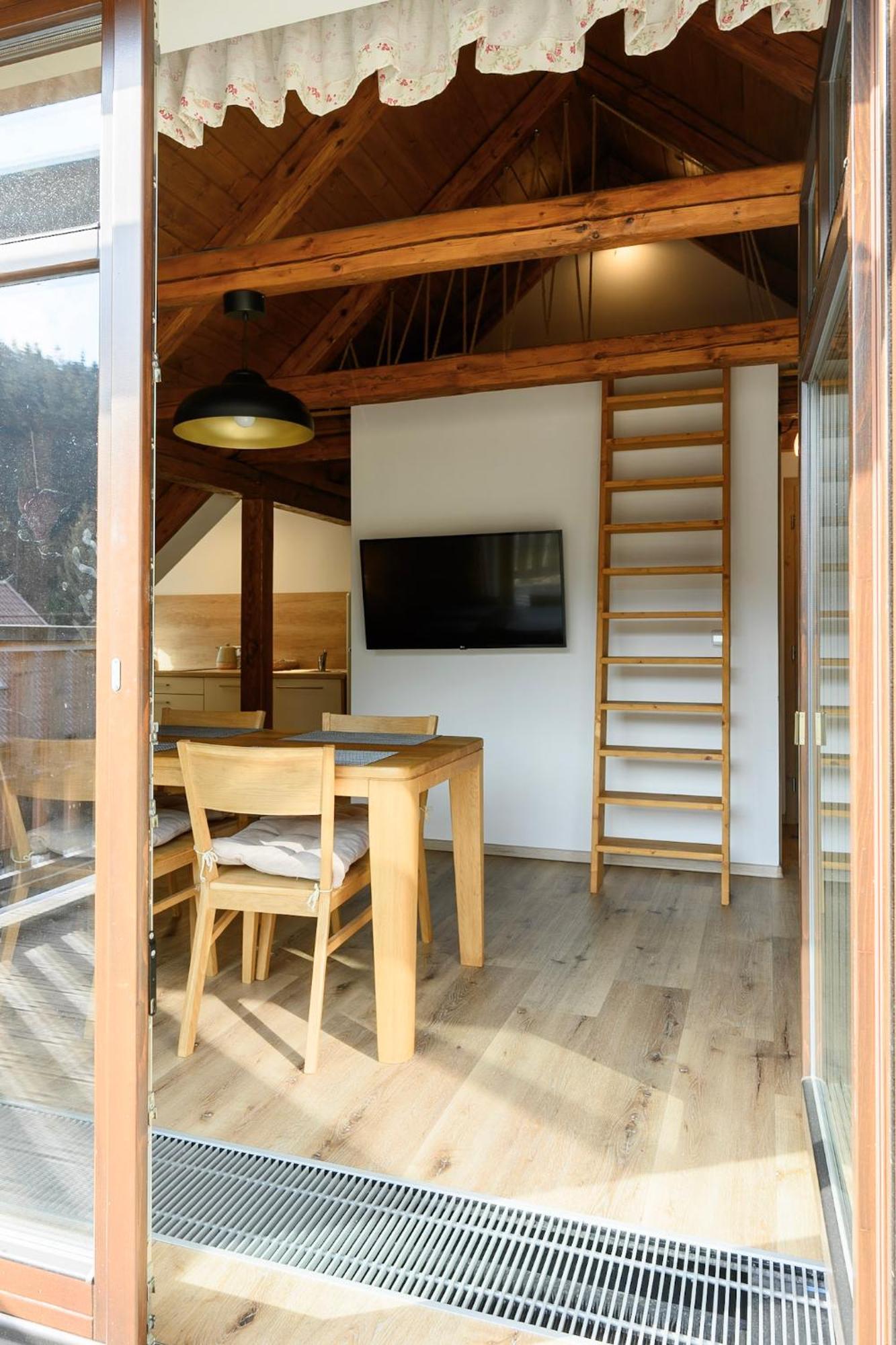 Apartmany Mezivodi Kycera Bagian luar foto